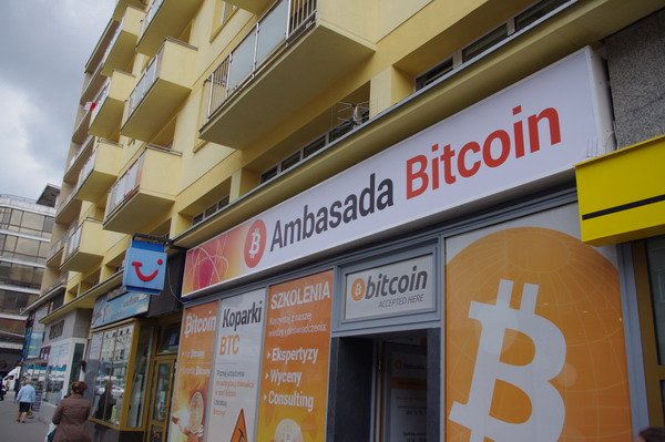 Банк Польши закрыл счет биткоин бирж BitPay, Cryptoins.com, bitmarket24 и Bitmarket.pl 